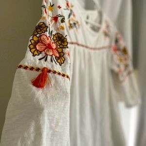 Flower and tassel 3/4 sleeve shirt